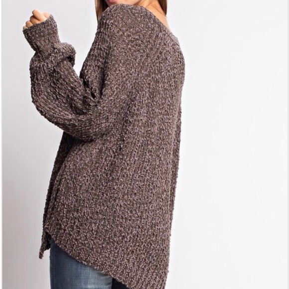 Uneven Hem Soft Fuzzy Sweater - Picture 3 of 5